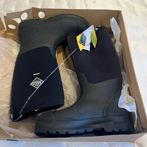 NWT Muck Chore Boots Men's Black and Gray Attractive & Rugged Boots New in Box